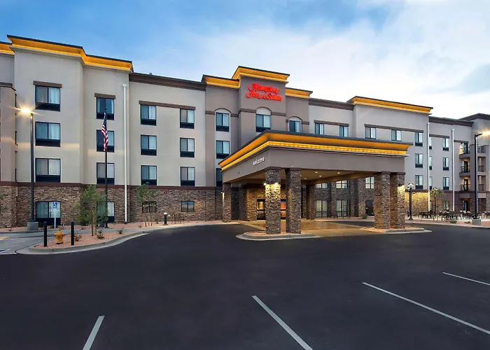 Hampton & - Powell Hotel 3*